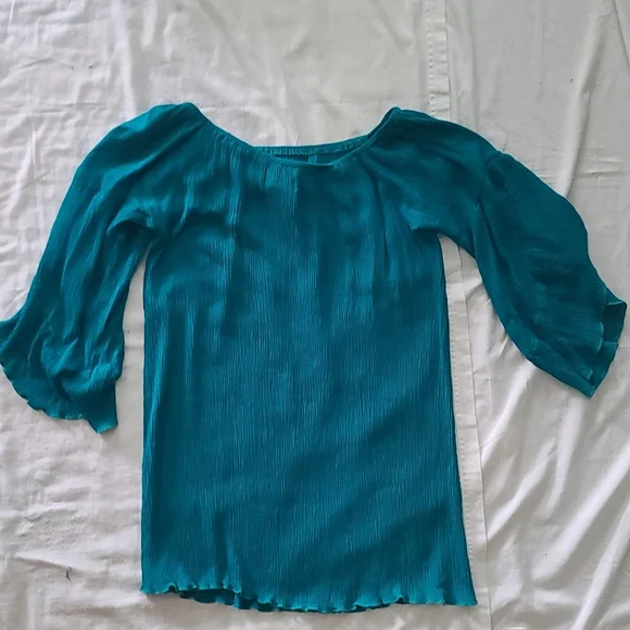 Emerald green crepe lettuce hem top urban mangoz medium - Picture 7 of 8